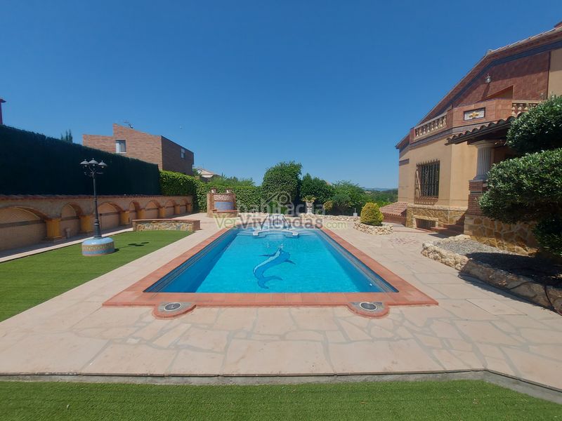 Foto c101780c-e699-4536-b0cb-b5b713354f7f. Casa amb xemeneia calefacció aparcament piscina a Olèrdola