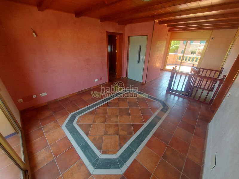 Foto c5247ab6-1b89-459e-9983-a18fd8591dff. Casa amb xemeneia calefacció aparcament piscina a Olèrdola