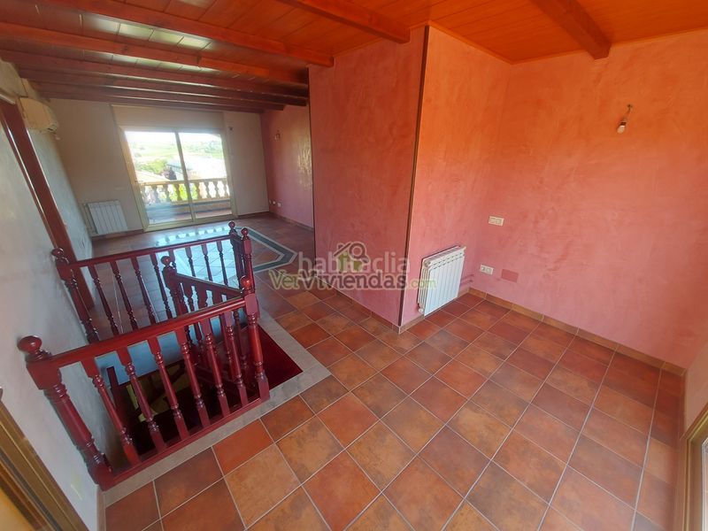 Foto ccd2344b-50d3-44f2-b5b8-4922febef858. Casa amb xemeneia calefacció aparcament piscina a Olèrdola