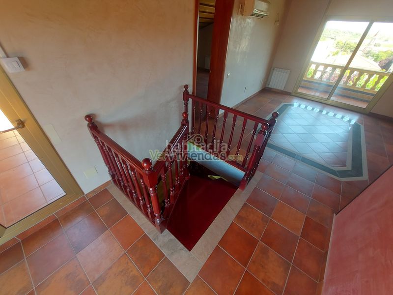 Foto cdb0da56-e9fc-4647-8a75-f960876c7885. Casa amb xemeneia calefacció aparcament piscina a Olèrdola