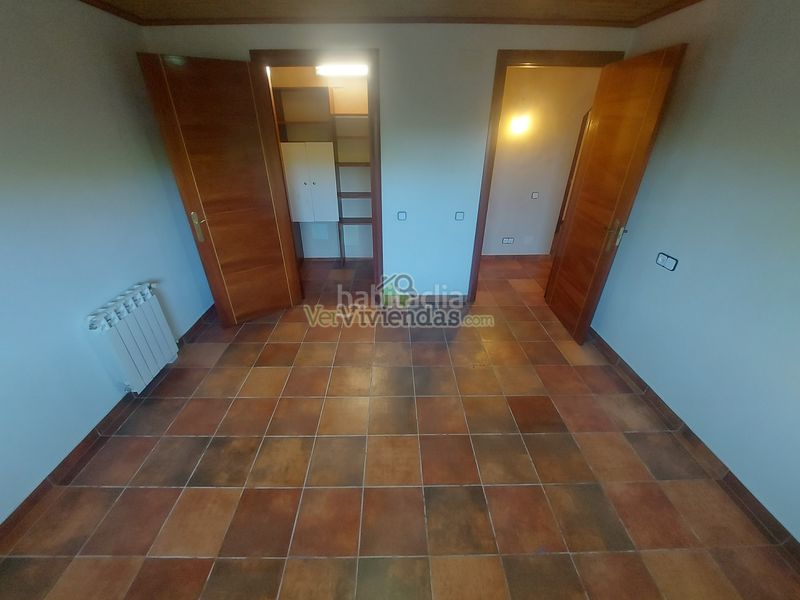 Foto e0baf213-03a8-404d-9fcf-3ae509fc9cc5. Casa amb xemeneia calefacció aparcament piscina a Olèrdola