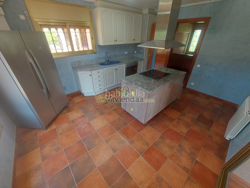 Foto f7610015-7006-4261-8b66-a9f14e200e84. Casa amb xemeneia calefacció aparcament piscina a Olèrdola