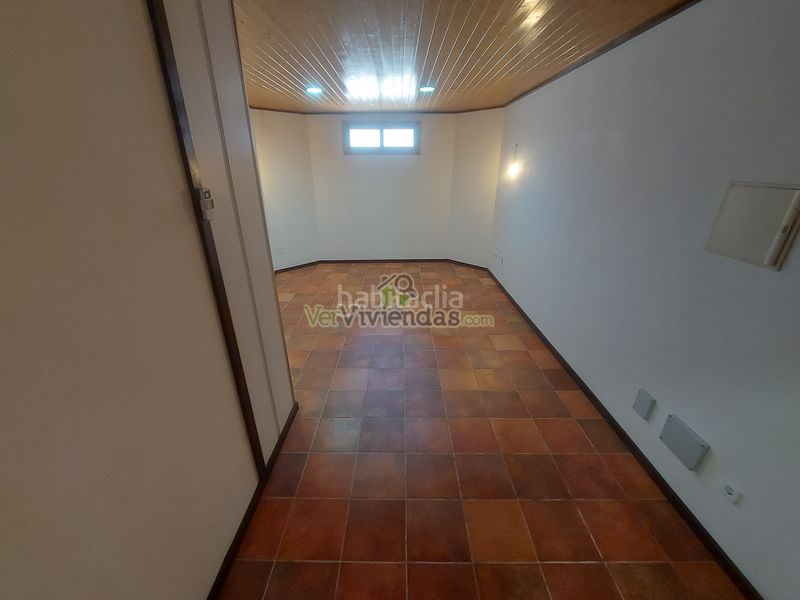 Foto f8ac878e-0f4b-47f9-a826-29d736b51107. Casa amb xemeneia calefacció aparcament piscina a Olèrdola