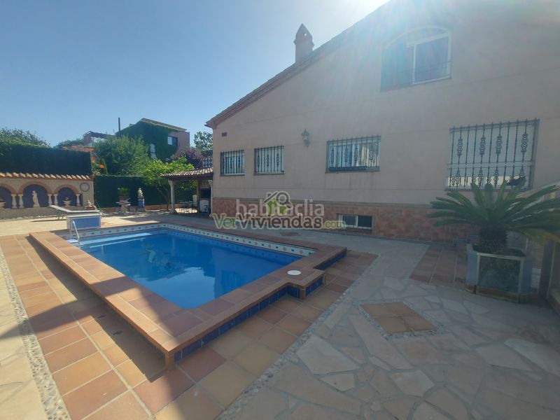 Foto 14a0bf86-5044-41b9-a13a-817f3982350b. Casa espectacular casa con piscina en Olèrdola