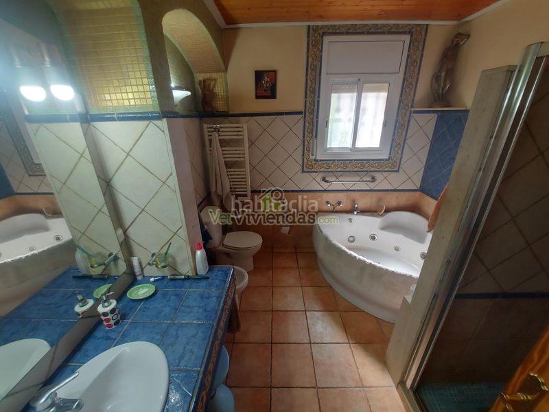 Foto 189ac516-106b-4943-81ba-e5e0c37b193a. Casa espectacular casa con piscina en Olèrdola