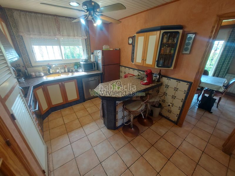 Foto 2f5104e4-5d3b-49d7-8342-435e2a4a7266. Casa espectacular casa con piscina en Olèrdola