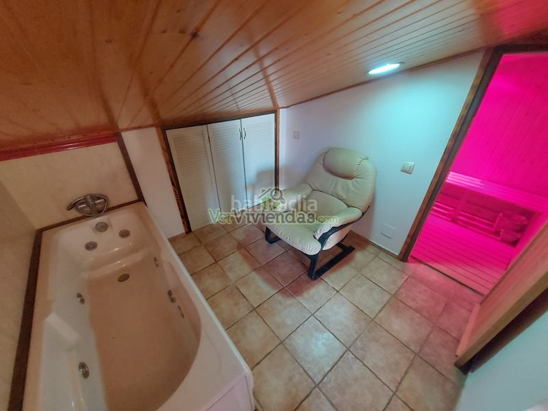 Foto 523b04ce-c1df-4ea5-ae16-215819c92ae5. Casa espectacular casa con piscina en Olèrdola