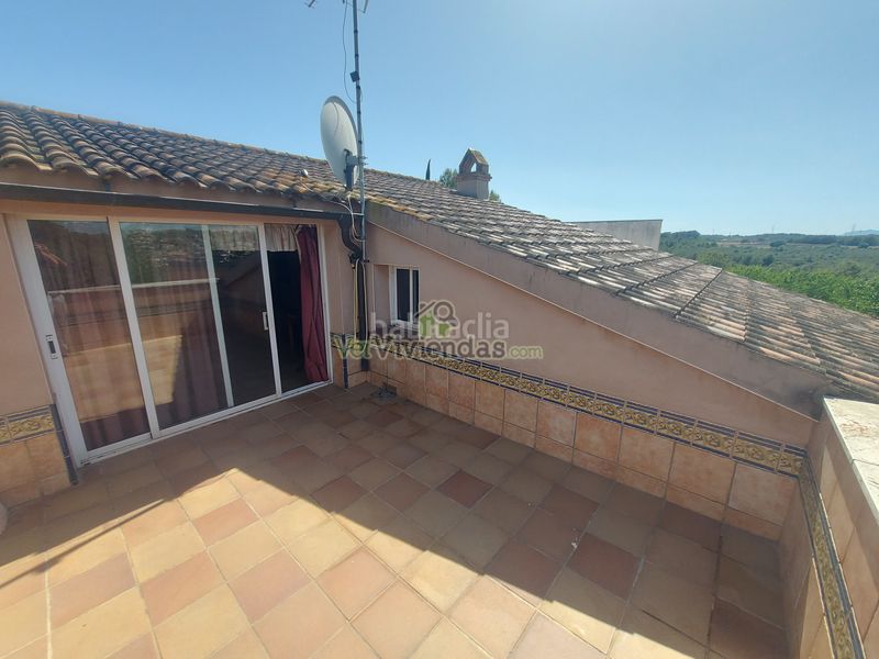 Foto 5609f080-3229-4596-9296-efe1c69ddf7e. Casa espectacular casa con piscina en Olèrdola