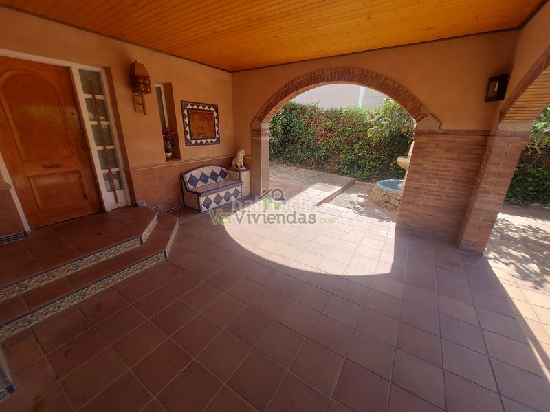 Foto a7cfb11d-0792-421c-b5a8-f33db959a552. Casa espectacular casa con piscina en Olèrdola