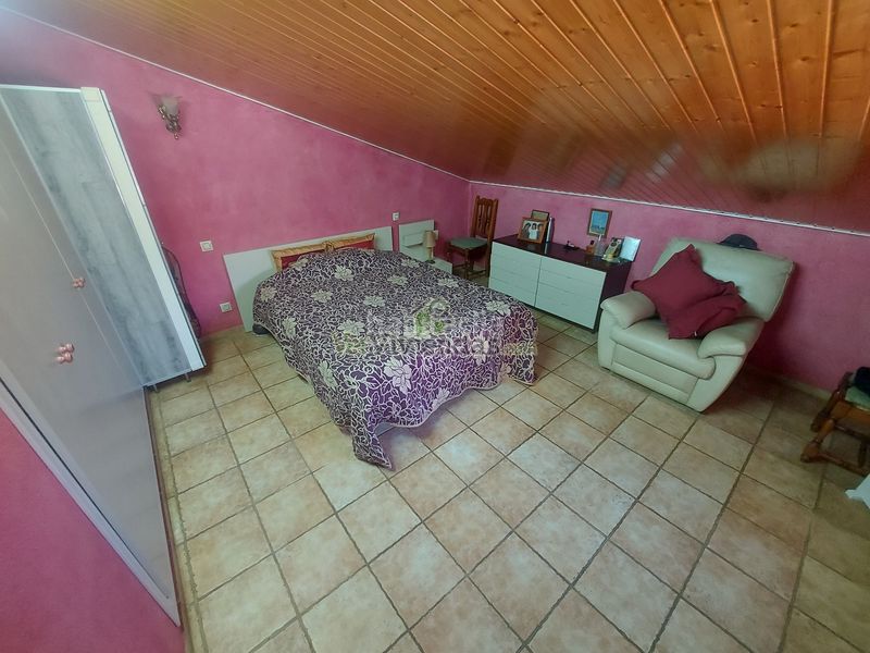 Foto b0b04cb1-2d61-4056-b5b7-f66dfcc77a6e. Casa espectacular casa con piscina en Olèrdola