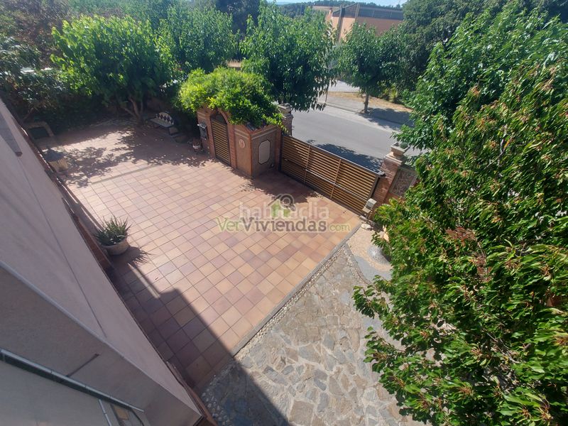 Foto b1c366db-5c47-4f5d-bb12-cb75672df9dd. Casa espectacular casa con piscina en Olèrdola