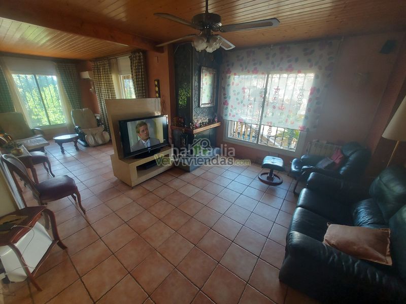 Foto b82a22da-cef3-432f-a851-7884d176145a. Casa espectacular casa con piscina en Olèrdola