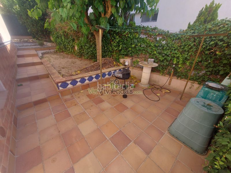 Foto cb7ae952-4624-4227-a73a-f10d1662529f. Casa espectacular casa con piscina en Olèrdola