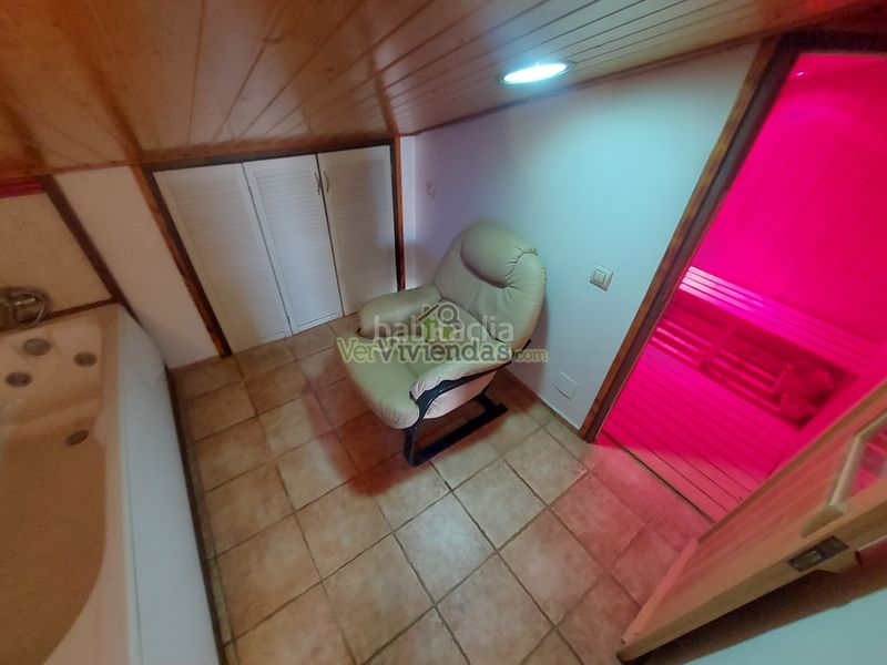 Foto d92785f9-0b1a-4150-a198-4a772422c39e. Casa espectacular casa con piscina en Olèrdola
