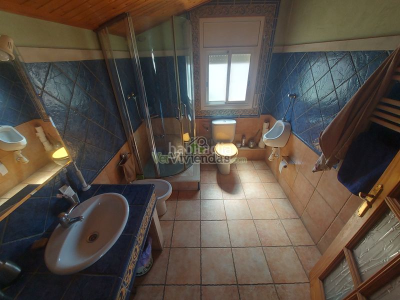 Foto fd17c902-3c93-49a3-b3e9-9d0d8878234c. Casa espectacular casa con piscina en Olèrdola