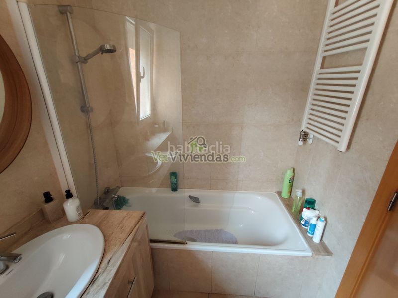 Foto 4142f0b2-e253-4b13-a5f7-c460c09715f0. Casa adossada amb xemeneia calefacció aparcament piscina a Castellar del Vallès