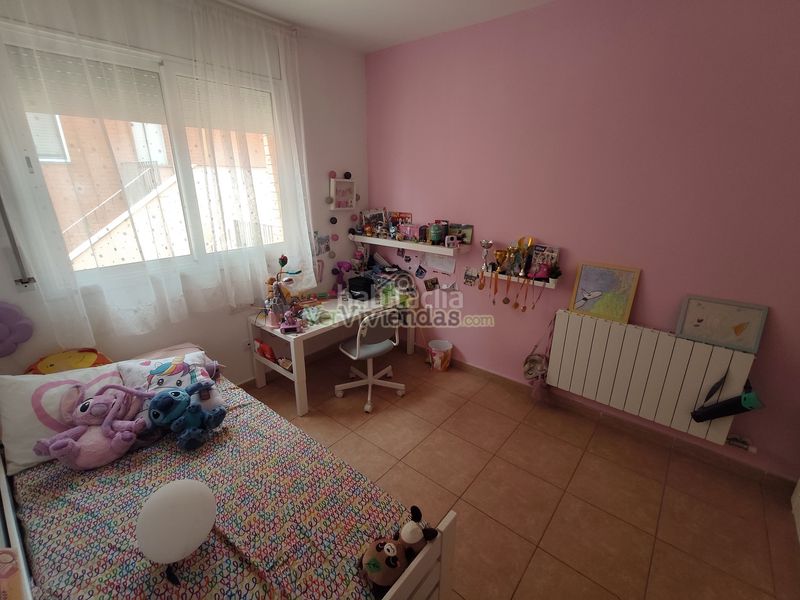 Foto 5d5a99c1-c16b-47ee-b0ce-05504dcb7179. Casa adossada amb xemeneia calefacció aparcament piscina a Castellar del Vallès
