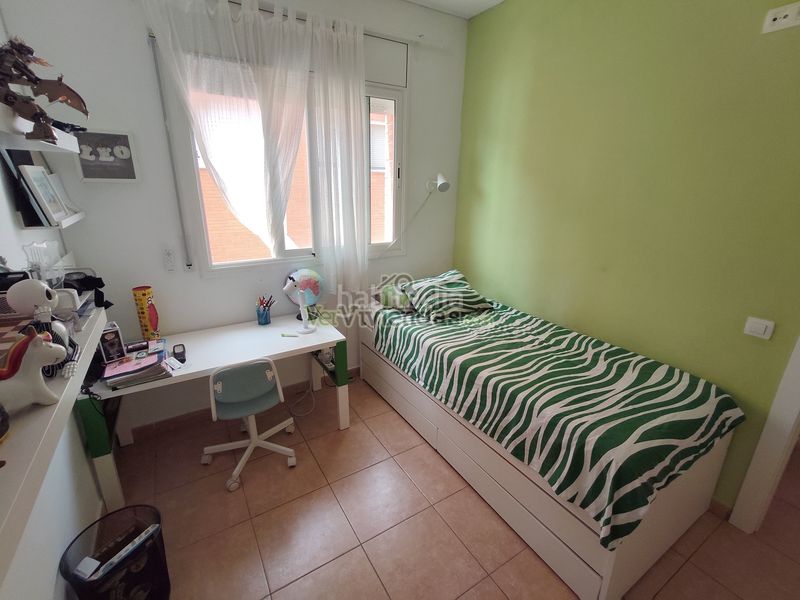 Foto d226ab5c-a590-4da9-bdcd-c869a1fbc8db. Casa adossada amb xemeneia calefacció aparcament piscina a Castellar del Vallès