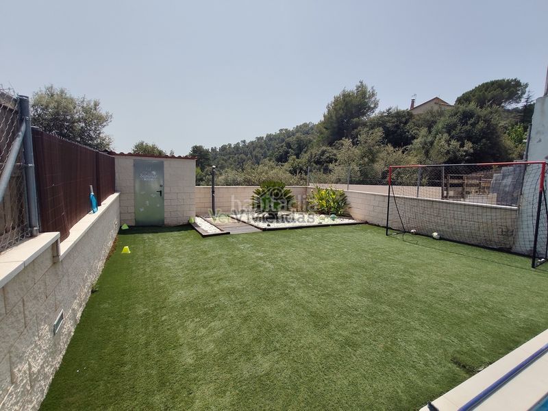 Foto fada906d-f6a5-403a-aa01-8c0960d73d1f. Casa adossada amb xemeneia calefacció aparcament piscina a Castellar del Vallès