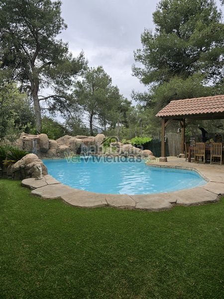 Foto 650254b1-c391-4c3f-9a3c-f455a781754e. Casa amb xemeneia calefacció aparcament piscina a Begues