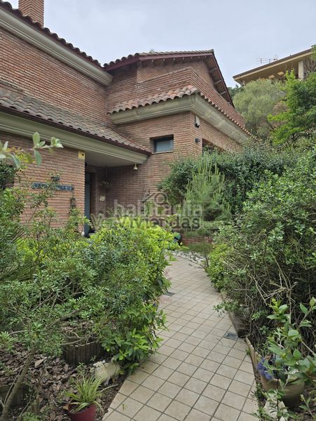 Foto df7e4de6-d600-4195-b850-29cc0d3833b2. Casa amb xemeneia calefacció aparcament piscina a Begues