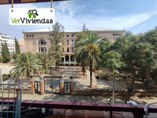 Appartamento in Sants-Badal. Bonito piso en sants