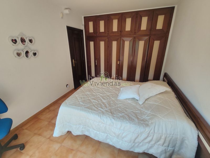 Foto 3d8e8ee9-135d-4447-948b-6c493a440378. Casa amb xemeneia calefacció aparcament piscina a Castellar del Vallès