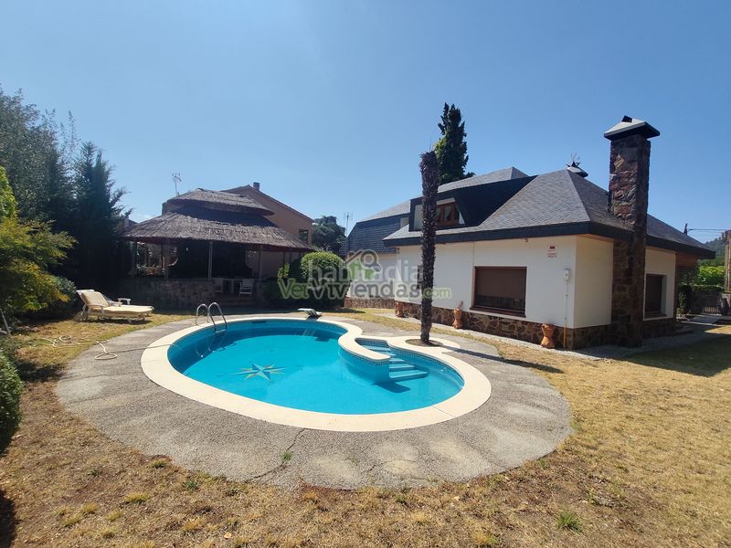 Foto 3fc46494-d9af-461d-8c6c-a1455ca3b046. Casa amb xemeneia calefacció aparcament piscina a Castellar del Vallès