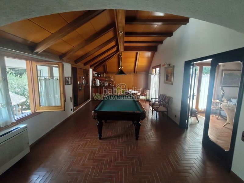 Foto 417990af-0384-4b29-b49a-45da56d0a935. Casa amb xemeneia calefacció aparcament piscina a Castellar del Vallès