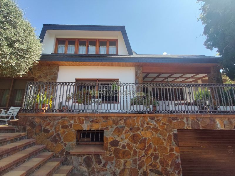 Foto 5a66903f-320d-4562-9e69-70b2e1a58b2b. Casa amb xemeneia calefacció aparcament piscina a Castellar del Vallès