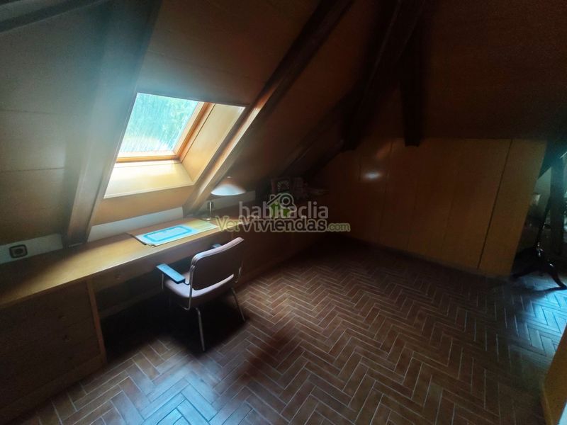 Foto 5ce32f15-4fbf-43a4-a2ac-a41345834194. Casa amb xemeneia calefacció aparcament piscina a Castellar del Vallès