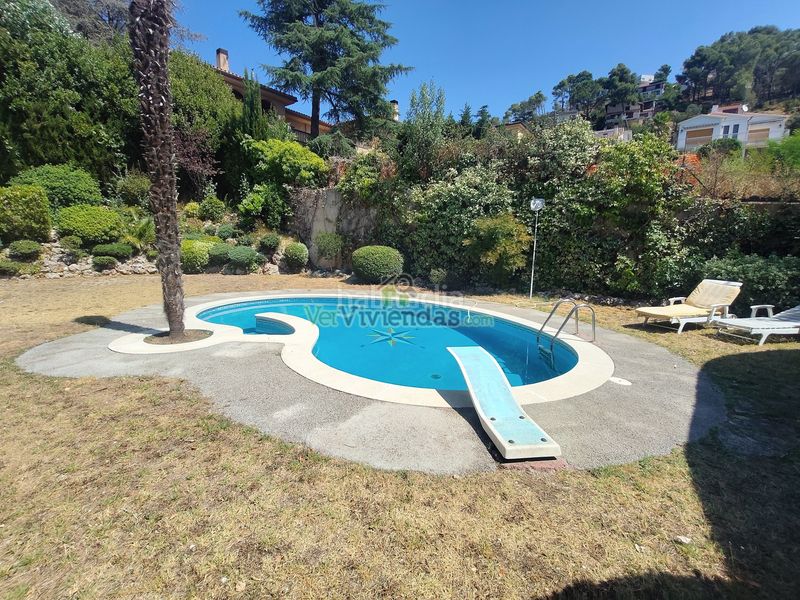 Foto 99e1a691-fa1a-4062-ba8e-2e65ab96e9f8. Casa amb xemeneia calefacció aparcament piscina a Castellar del Vallès