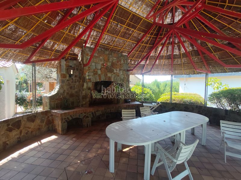 Foto a3722930-f6a4-4622-92fa-37a22005474c. Casa amb xemeneia calefacció aparcament piscina a Castellar del Vallès