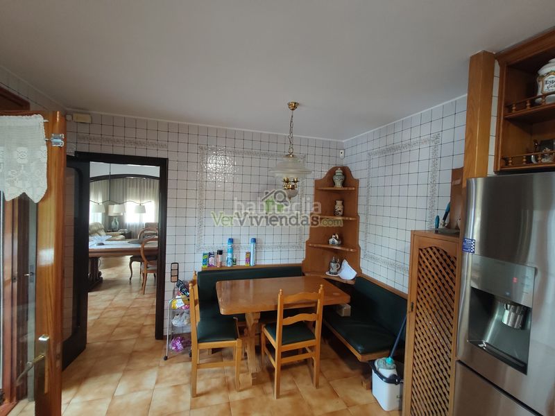 Foto b026f76e-5ff1-406d-89e5-cc73b3fd6f39. Casa amb xemeneia calefacció aparcament piscina a Castellar del Vallès