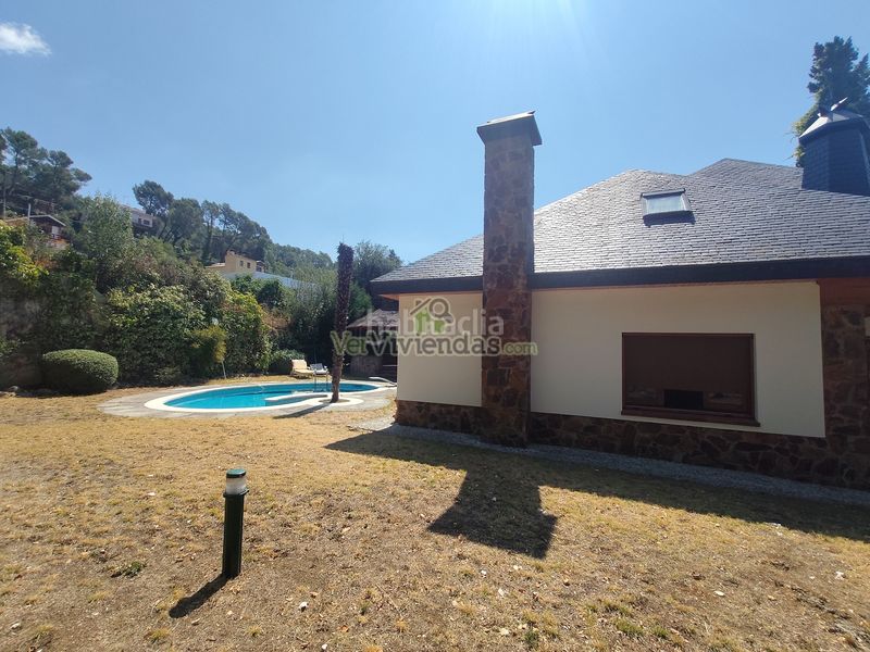Foto b650fbc8-97e0-472a-8299-b7d4890fda58. Casa amb xemeneia calefacció aparcament piscina a Castellar del Vallès