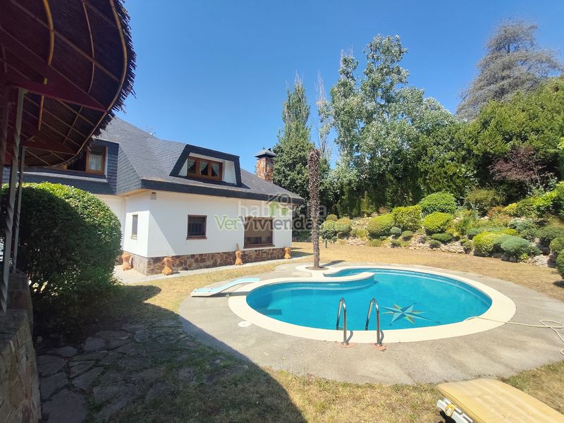 Foto c1538692-94b6-41d4-b652-586ff867989b. Casa amb xemeneia calefacció aparcament piscina a Castellar del Vallès