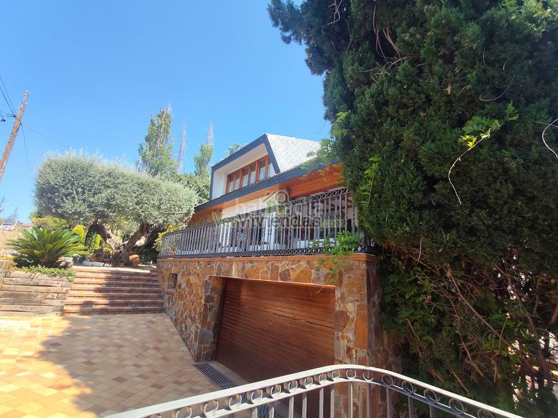 Foto c74c0ad6-9236-44af-938c-13341a6cac13. Casa amb xemeneia calefacció aparcament piscina a Castellar del Vallès
