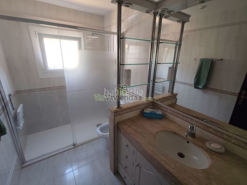 Foto c878f3f0-3bfa-4690-9210-056eca4a13e7. Casa amb xemeneia calefacció aparcament piscina a Castellar del Vallès