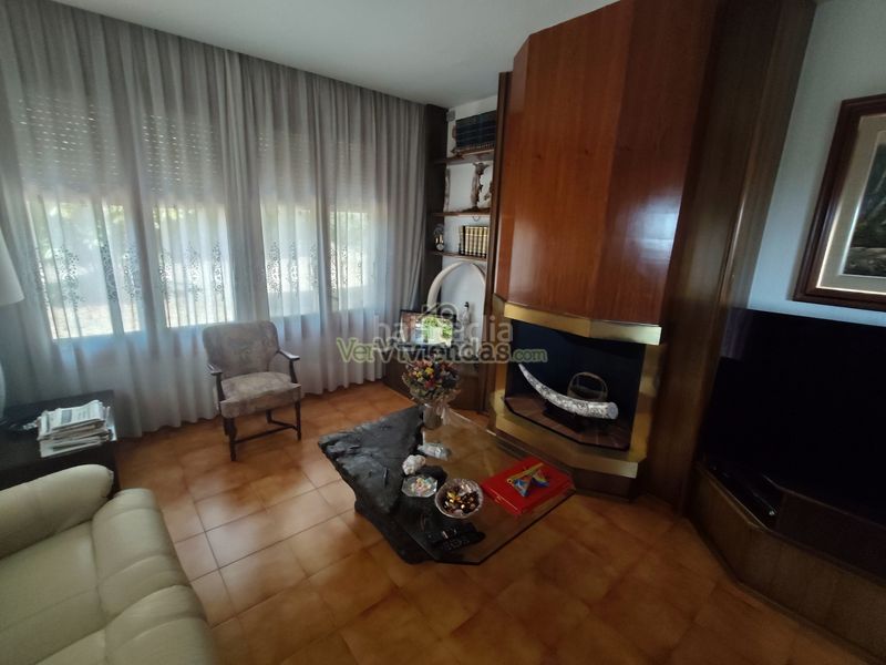 Foto dc557dd1-cf56-4447-a7bf-2b80a9021c0f. Casa amb xemeneia calefacció aparcament piscina a Castellar del Vallès