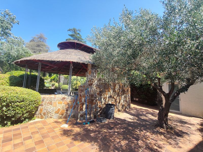 Foto f1d89db5-5d80-4972-a5b4-92969a23d03e. Casa amb xemeneia calefacció aparcament piscina a Castellar del Vallès