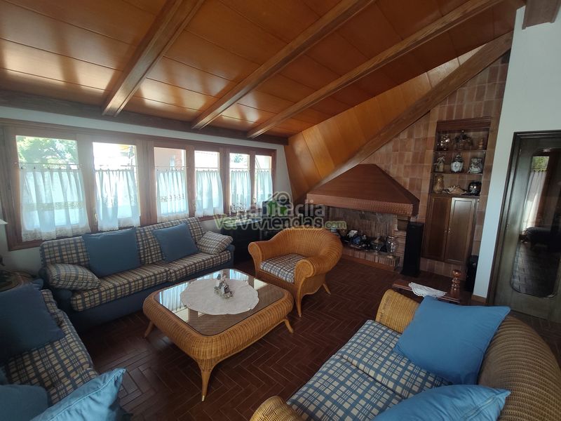 Foto f533439d-cb26-4e28-b40d-87f3581a998c. Casa amb xemeneia calefacció aparcament piscina a Castellar del Vallès