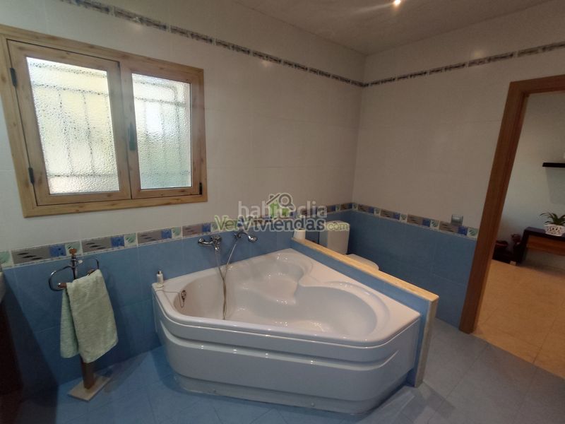 Foto 627463bf-e06b-4334-939a-5e8b9936da3f. Haus mit kamin heizung parking pool in Collbató