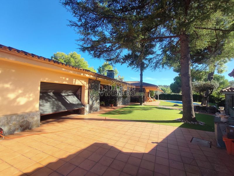 Foto d9141ef7-ed94-411f-be33-4de6c0fa190c. Haus mit kamin heizung parking pool in Collbató