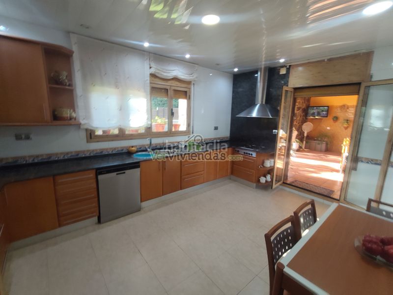 Foto de0f1b91-d041-4431-af66-321d27c55296. Haus mit kamin heizung parking pool in Collbató