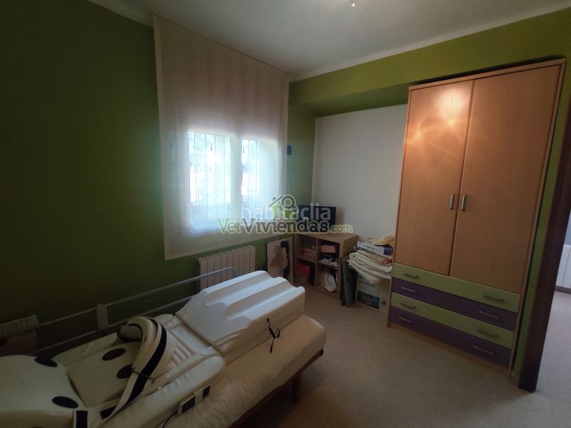 Foto f0a3f398-c114-4faf-83d2-20d120bdb013. Haus mit kamin heizung parking pool in Collbató