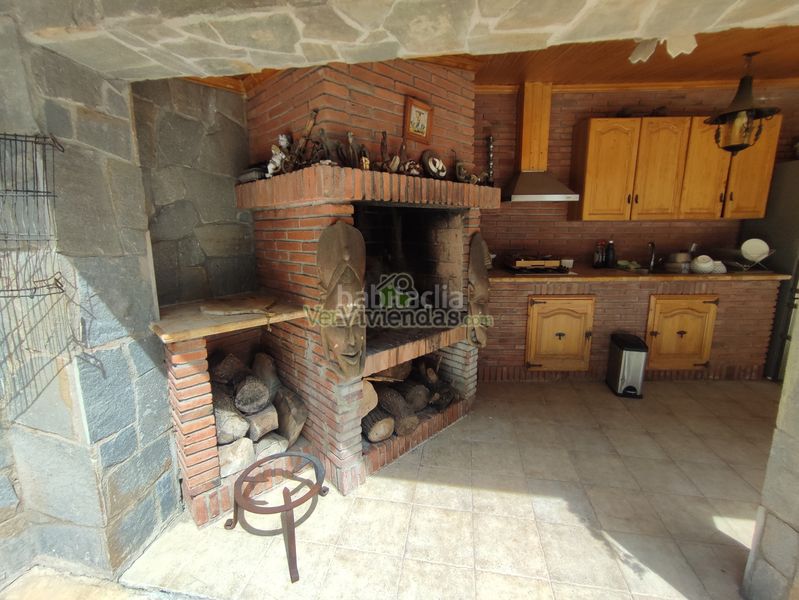 Foto 47e945c6-7fc5-4e7a-8417-31966173e185. Casa amb xemeneia calefacció aparcament piscina a Sant Vicenç dels Horts