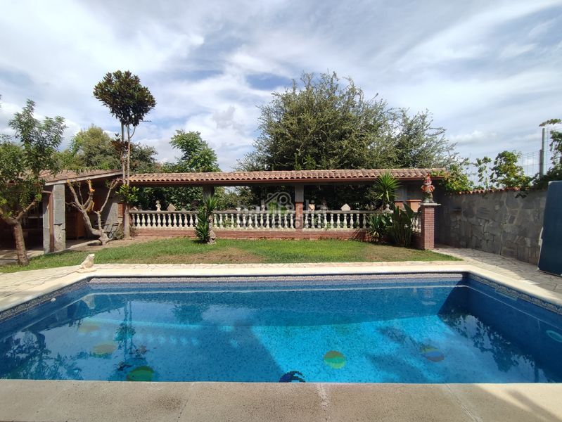 Foto 79d85db5-c4f0-42ba-aa07-d8d0e370dbf9. Casa amb xemeneia calefacció aparcament piscina a Sant Vicenç dels Horts