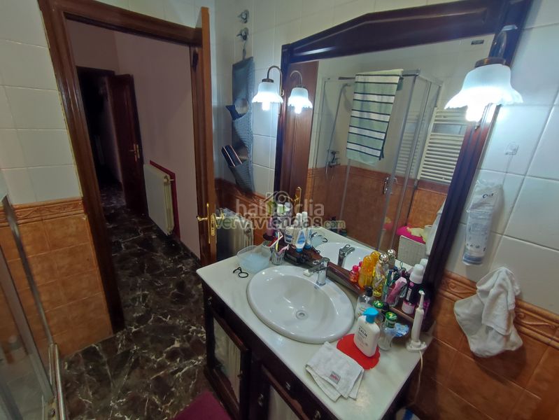 Foto c54b0a9b-f7e2-4514-b2ad-d88f8d8450b5. Casa amb xemeneia calefacció aparcament piscina a Sant Vicenç dels Horts