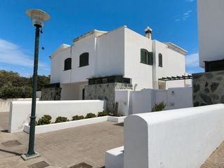 House in Urb las candelarias 1. Chalet pareado urb. las candelarias 1