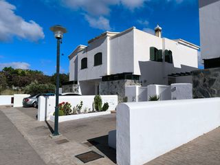 Casa in Urb las candelarias 1. Chalet pareado urb. las candelarias 1